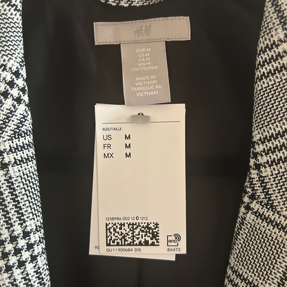 H&M BLACK & WHITE PLAID OVERSIZED BLAZER!! - Picture 5 of 5